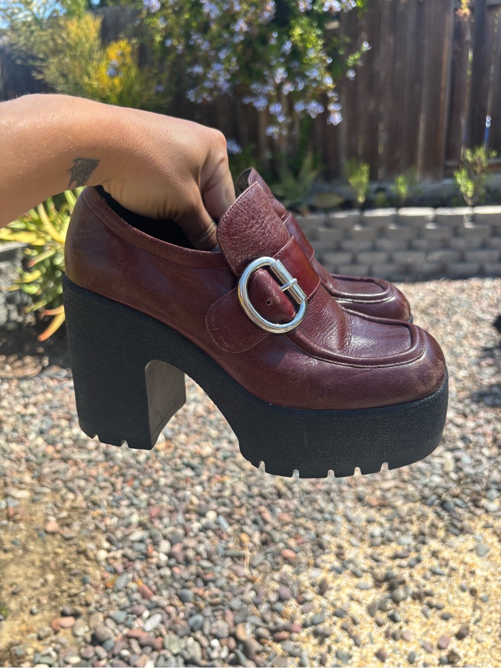 Platforms - Picture 8 of 12